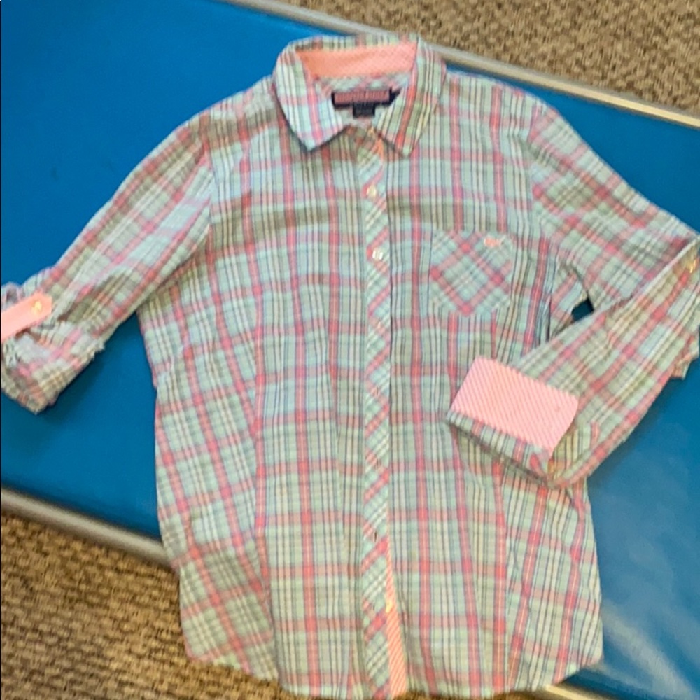 Vineyard Vines woman’s size 8 bottom down L/S